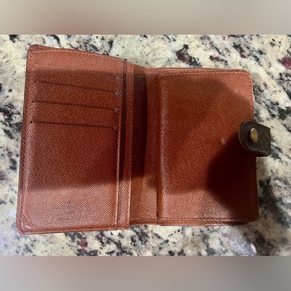Louis Vuitton Monogram Kisslock Wallet - Picture 6 of 12